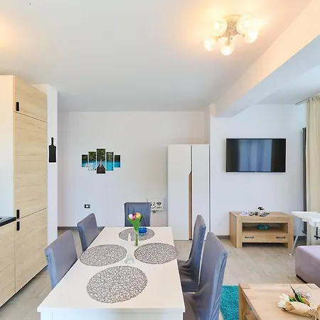 Apartment Cermar Apartment- N Pool Resort- Parking