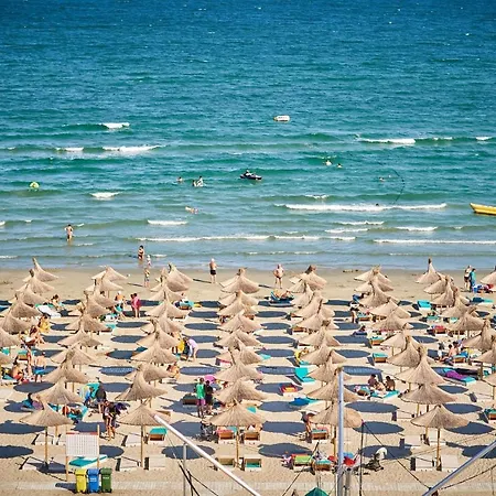 Cermar Apartment- N Pool Resort- Parking アパート