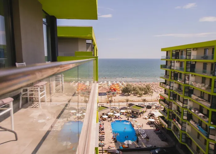 Cermar Apartment- N Pool Resort- Parking アパート