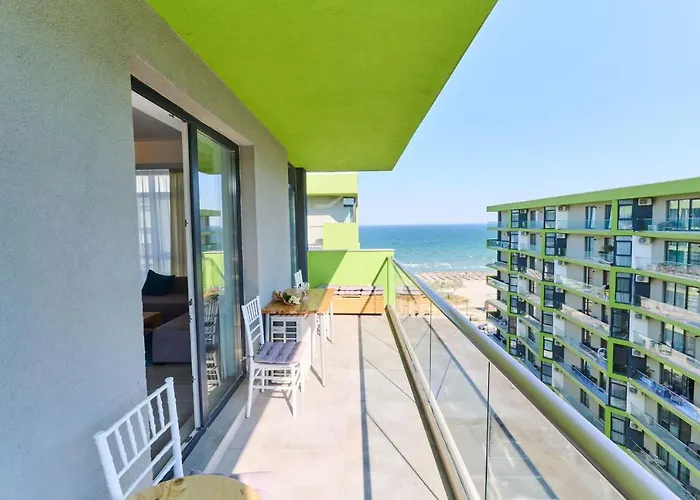 Cermar Apartment- N Pool Resort- Parking アパート *