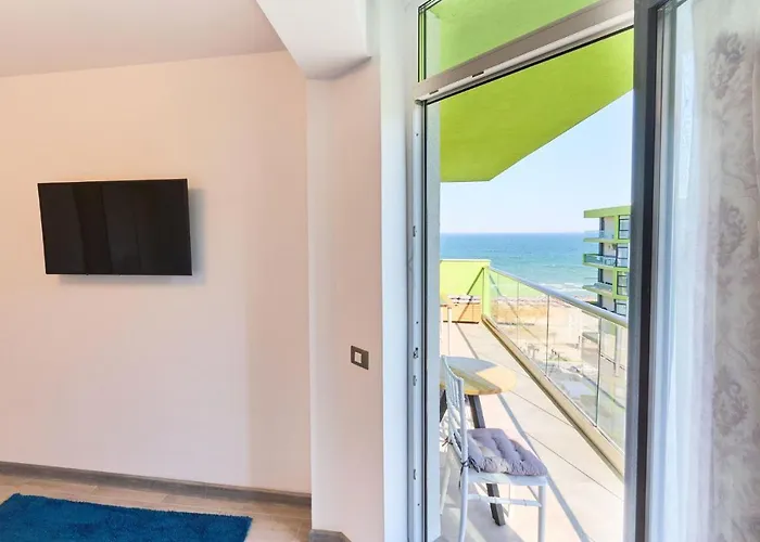 Cermar Apartment- N Pool Resort- Parking * ママイア